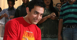 Aamir Khan to perform disco number in Delhi Belly